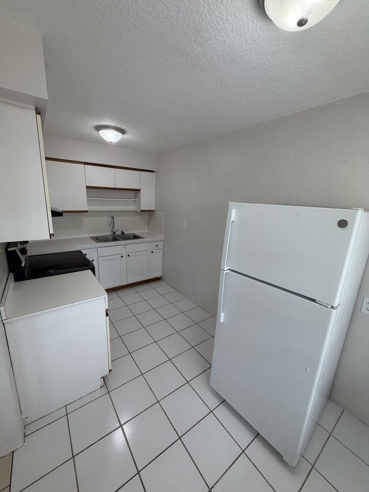 7111 Dartmouth Ave N #2 - Photo 6 of 9