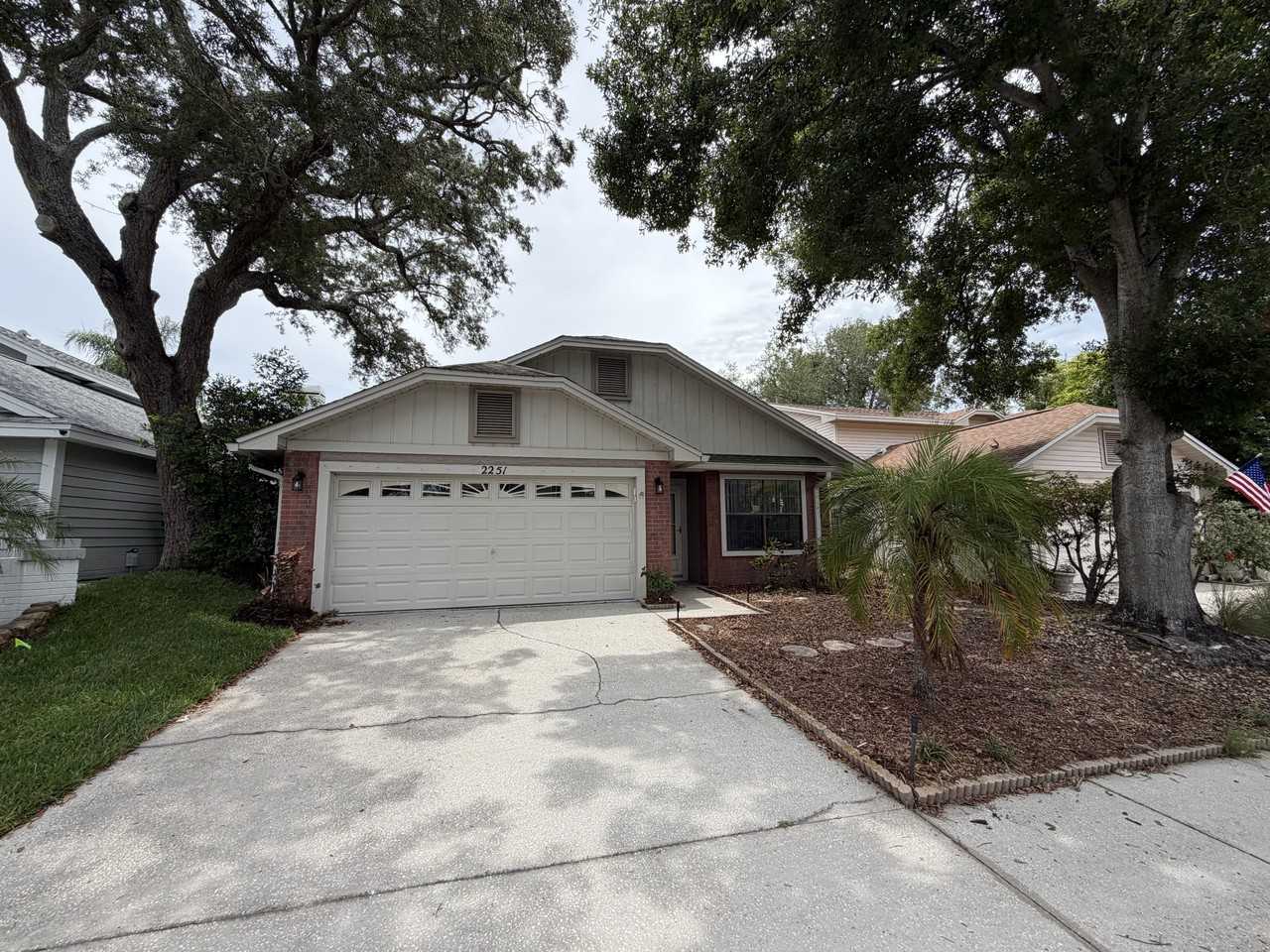 2251 Springwood Cir W - Photo 2 of 17