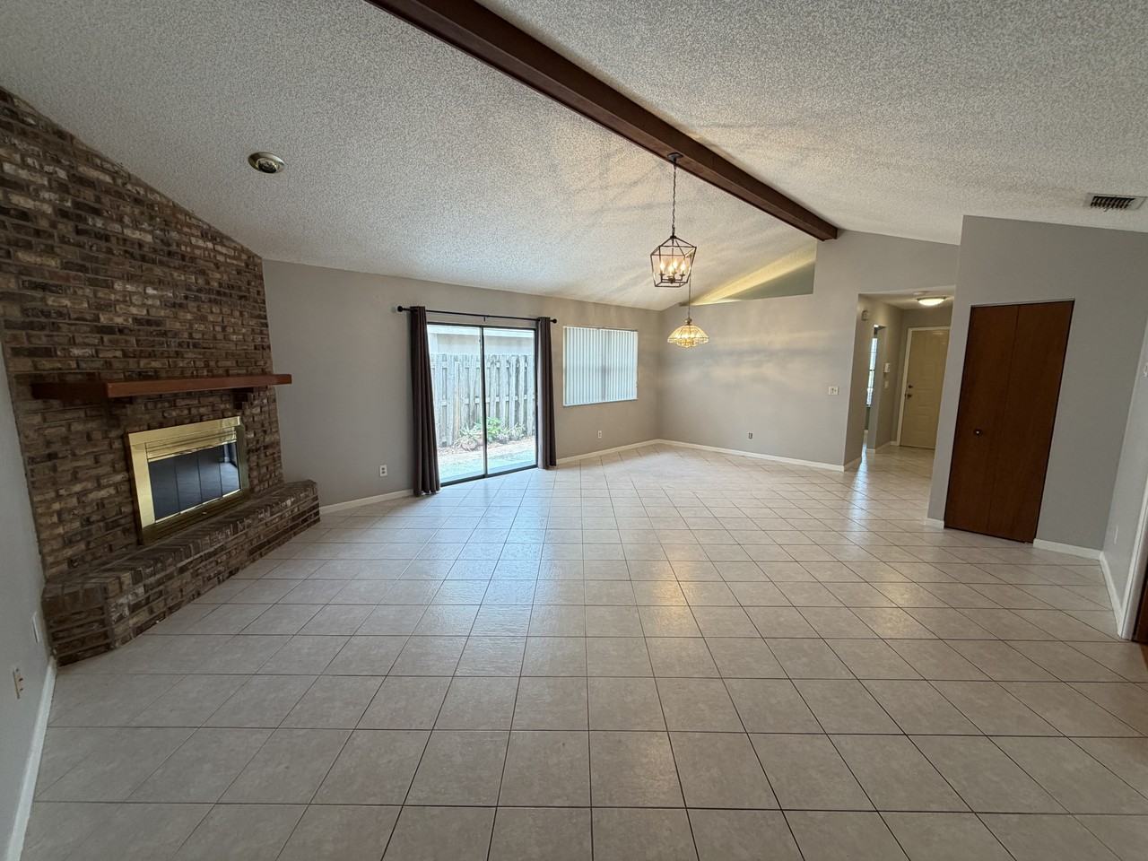 2251 Springwood Cir W - Photo 5 of 17