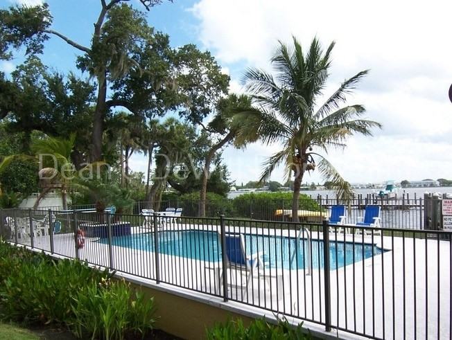 130 Banyan Bay Dr - Photo 3 of 23