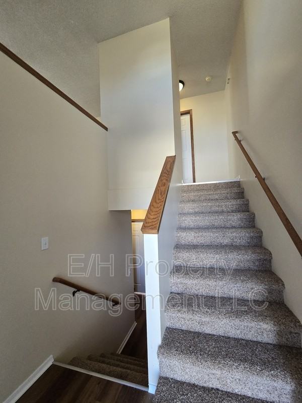 4462 S Elizabeth Ave - Photo 3 of 31