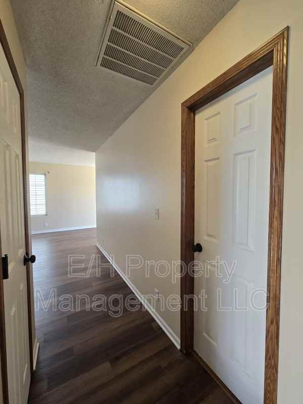 4462 S Elizabeth Ave - Photo 4 of 31