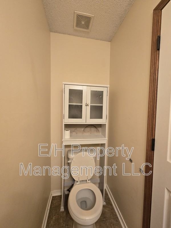 4462 S Elizabeth Ave - Photo 6 of 31