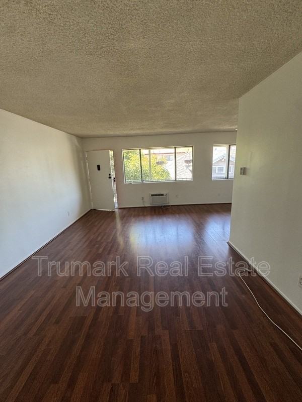 4350 Prospect Ave #6 - Photo 5 of 6