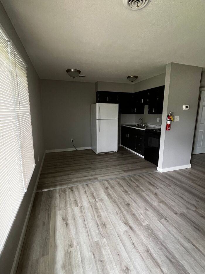 401 S Parkway Dr #401-06 - Photo 5 of 18