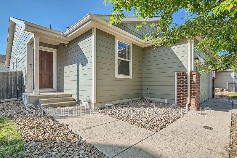 5514 Laredo St - Photo 3 of 28