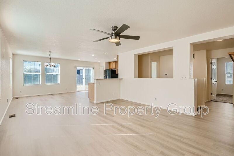 5514 Laredo St - Photo 4 of 28