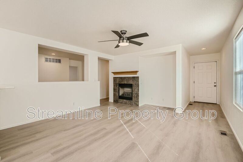 5514 Laredo St - Photo 5 of 28