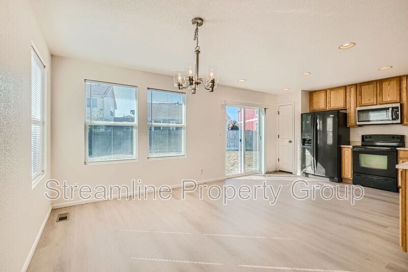 5514 Laredo St - Photo 7 of 28