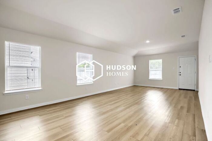 112 Doma Ave - Photo 2 of 13