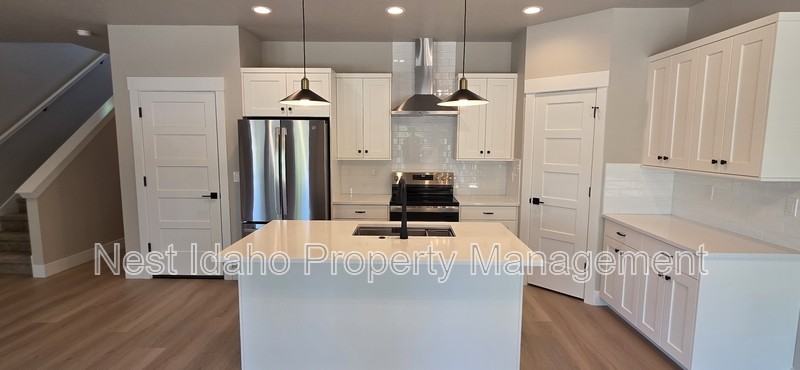 1939 N Danish Ln - Photo 5 of 19