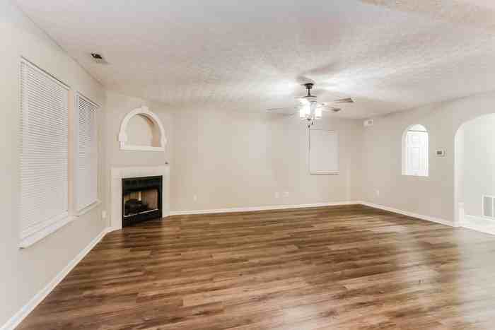 4842 Fosterson Dr - Photo 4 of 12