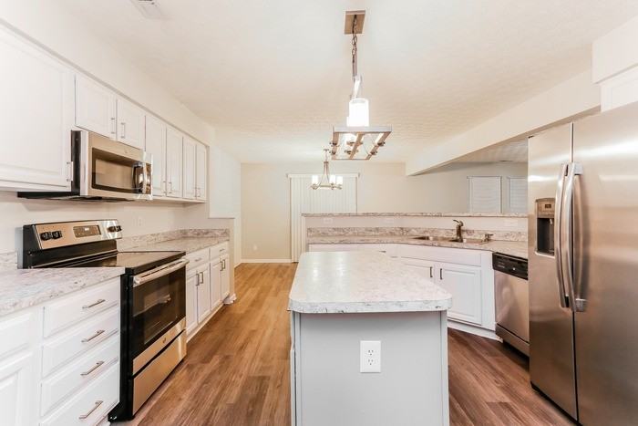 4842 Fosterson Dr - Photo 5 of 12