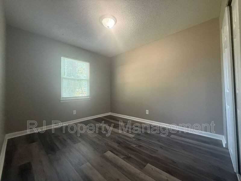 3981 Maynard Dr - Photo 7 of 10