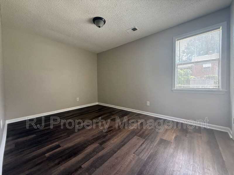 2076 Goff Ave - Photo 6 of 10