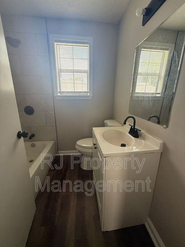 2076 Goff Ave - Photo 7 of 10