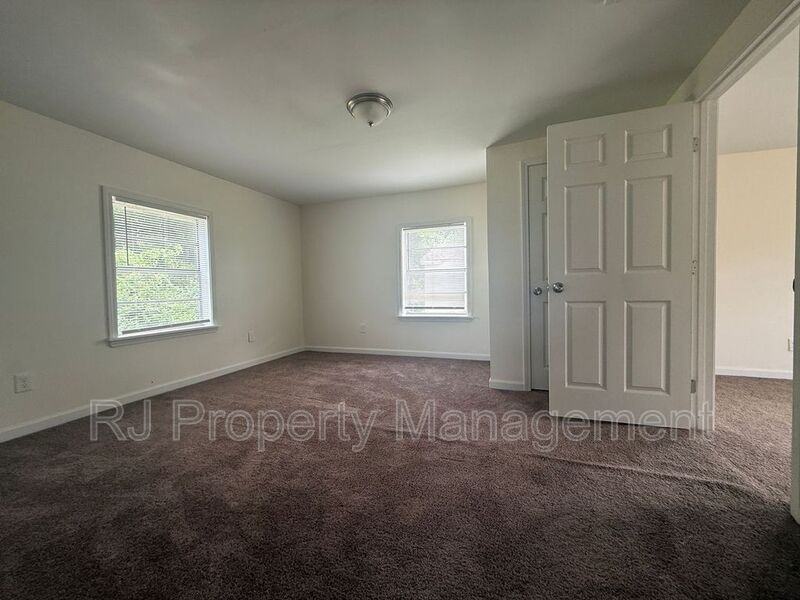 3742 Berry Ln - Photo 3 of 9