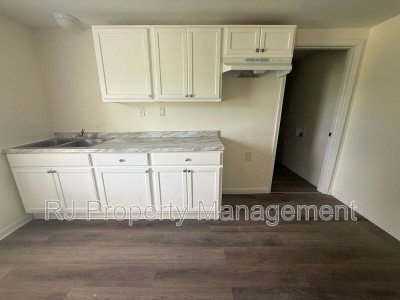 3742 Berry Ln - Photo 7 of 9