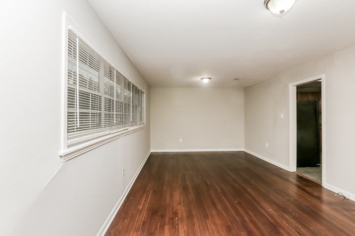 3328 E Lisa Dr - Photo 4 of 12