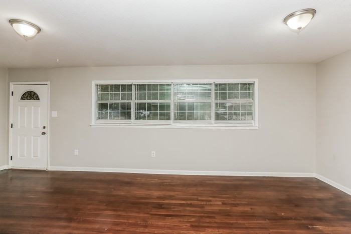 3328 E Lisa Dr - Photo 5 of 12