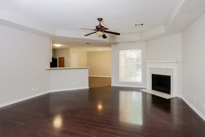 11 N Springfield Dr - Photo 2 of 10