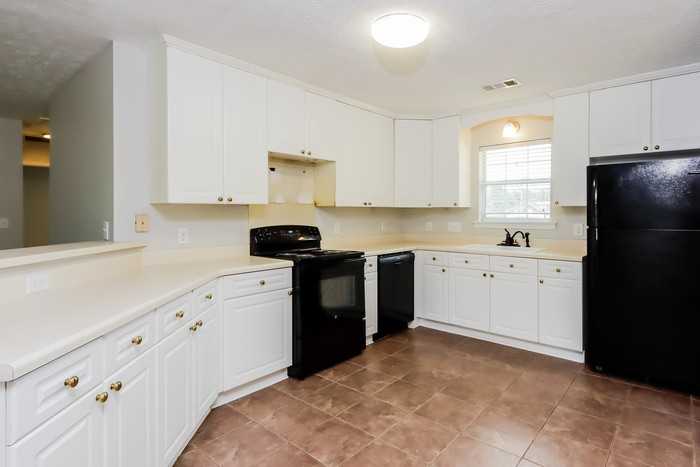 11 N Springfield Dr - Photo 4 of 10