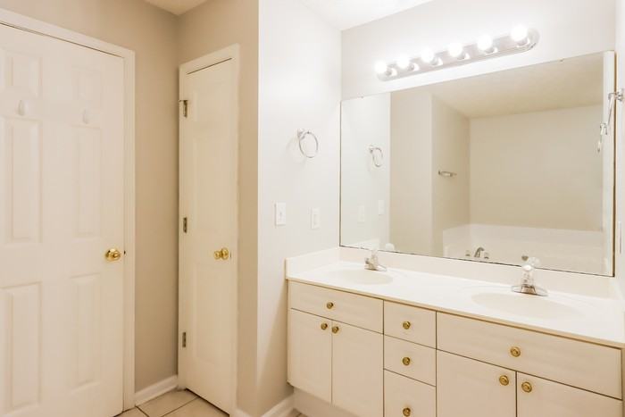 11 N Springfield Dr - Photo 6 of 10