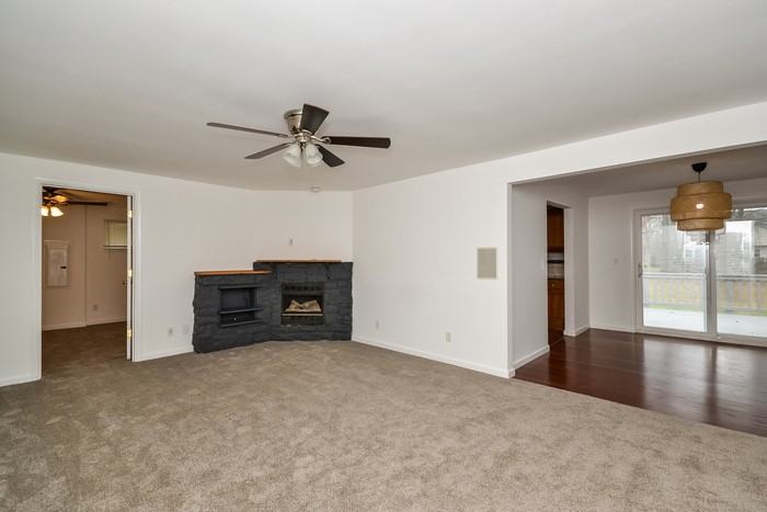 3864 Townsley Dr - Photo 4 of 12