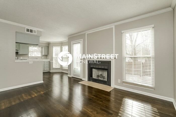 1110 Cedarhill Ct - Photo 3 of 17