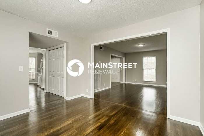1110 Cedarhill Ct - Photo 5 of 17