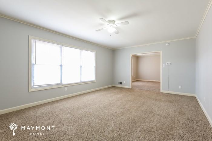 460 W Georgia St - Photo 4 of 12