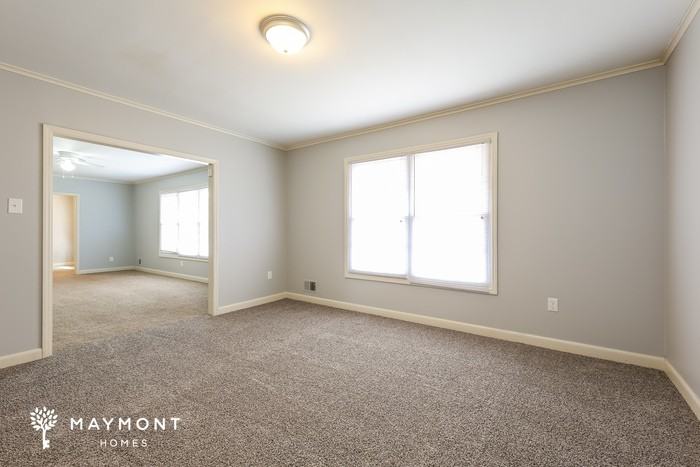 460 W Georgia St - Photo 5 of 12