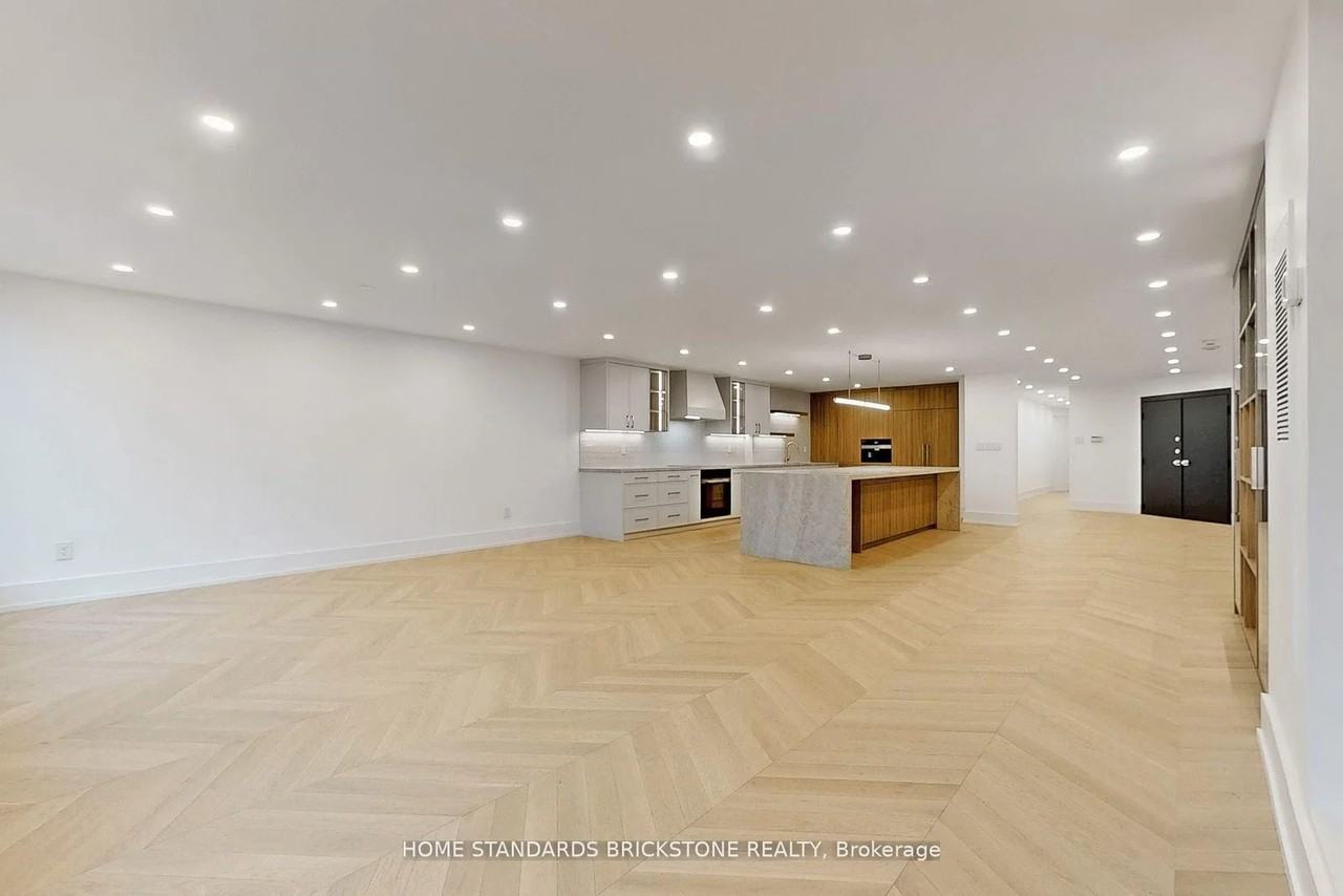 110 Bloor Street West - Photo 5 of 44