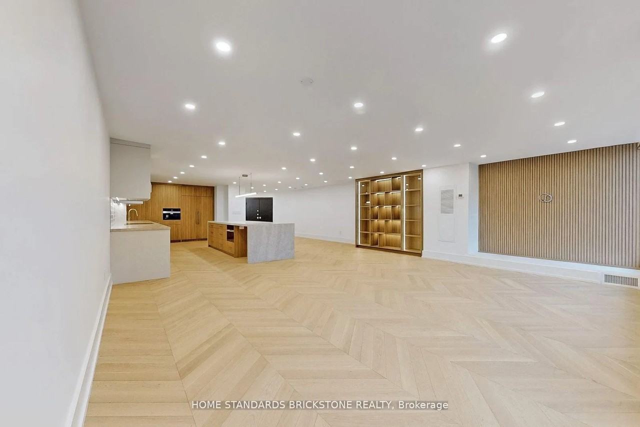 110 Bloor Street West - Photo 6 of 44