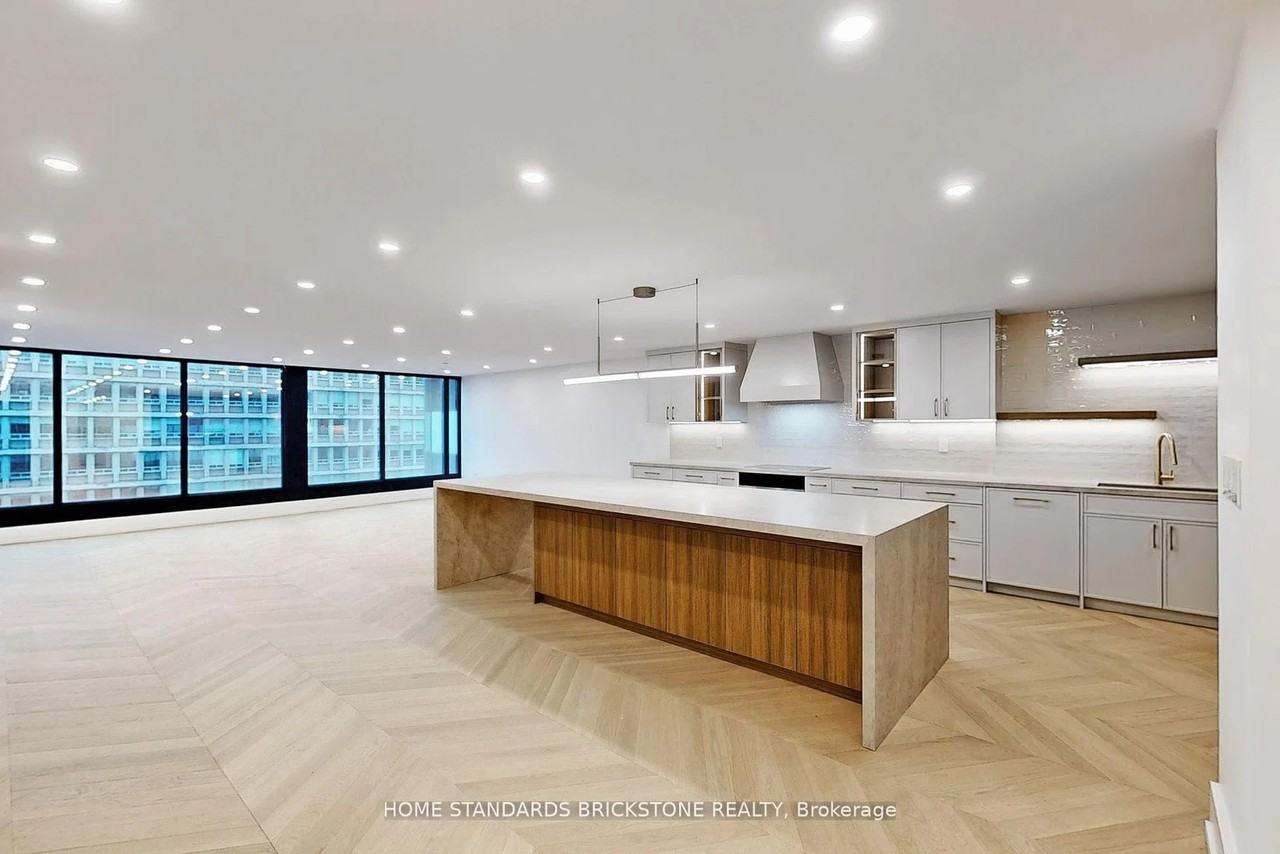 110 Bloor Street West - Photo 7 of 44