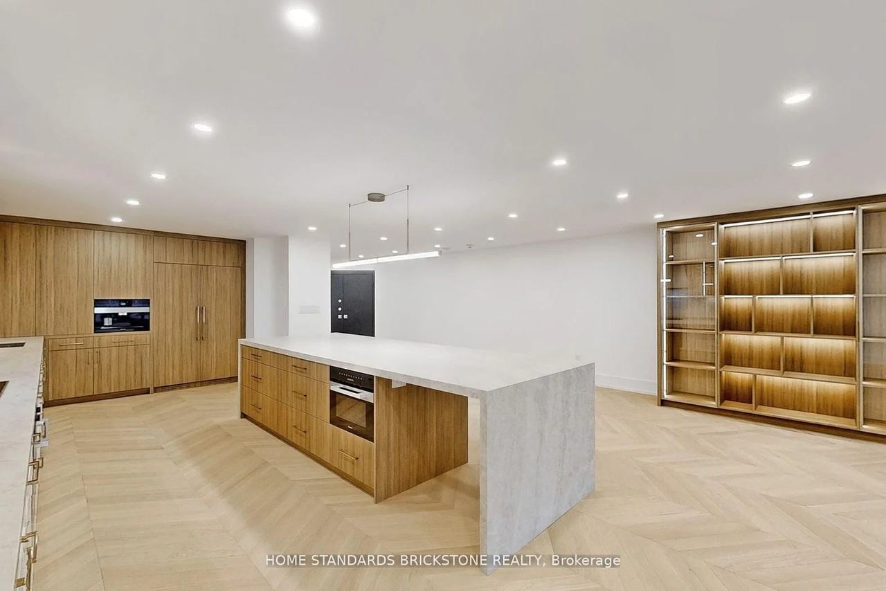 110 Bloor Street West - Photo 8