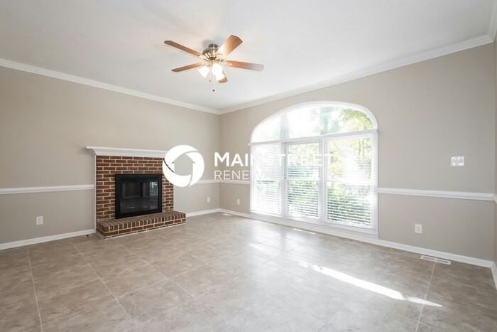 4404 Liverpool Ln - Photo 4 of 17