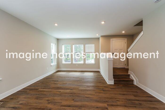 2419 Concord St - Photo 4 of 24
