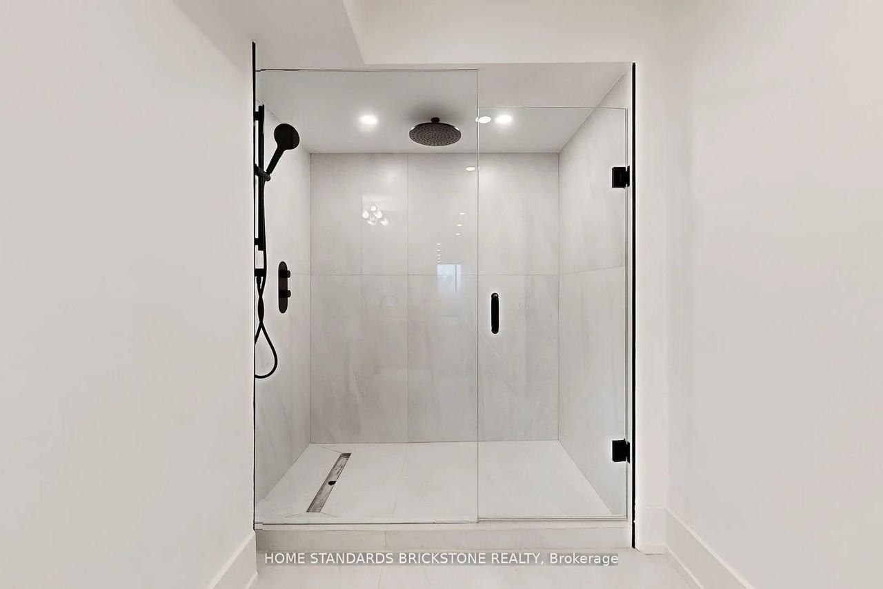 110 Bloor Street West - Photo 21
