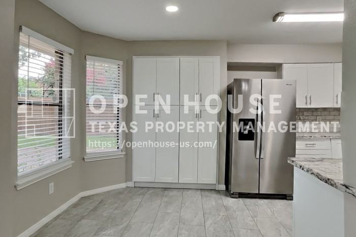 8718 Pines Place Dr - Photo 7 of 20