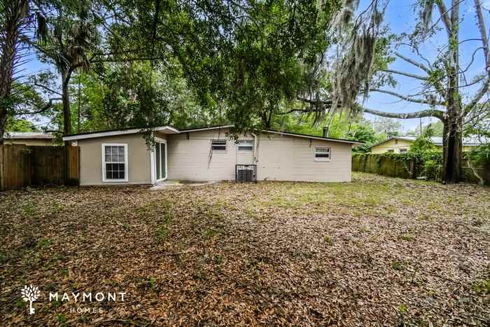 260 Lee Dr - Photo 2 of 2
