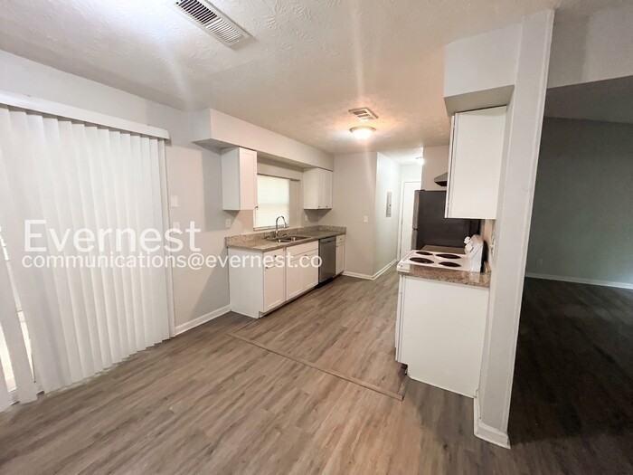 9007 Homewood Dr - Photo 5 of 20