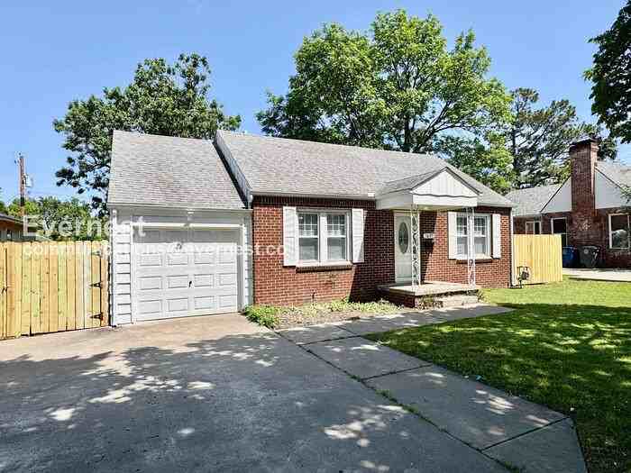 1637 S Indianapolis Ave - Photo 2 of 33