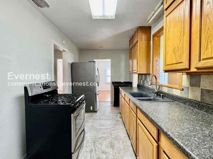 1637 S Indianapolis Ave - Photo 6 of 33