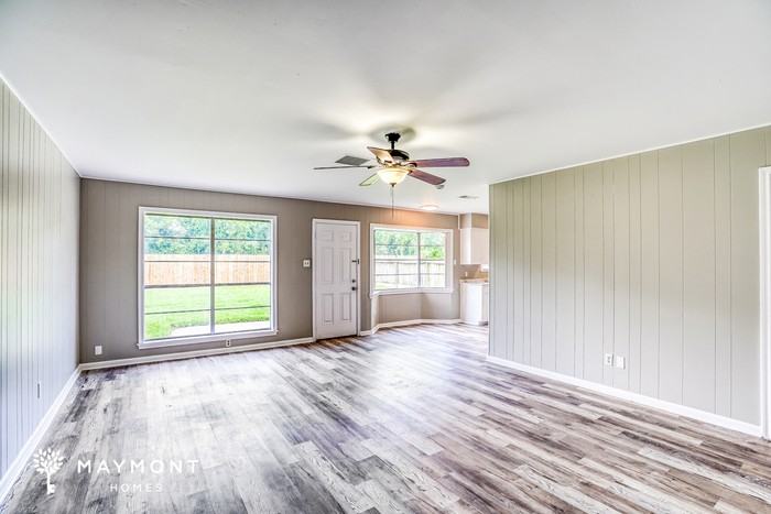 1303 Bayou Dr - Photo 4 of 15