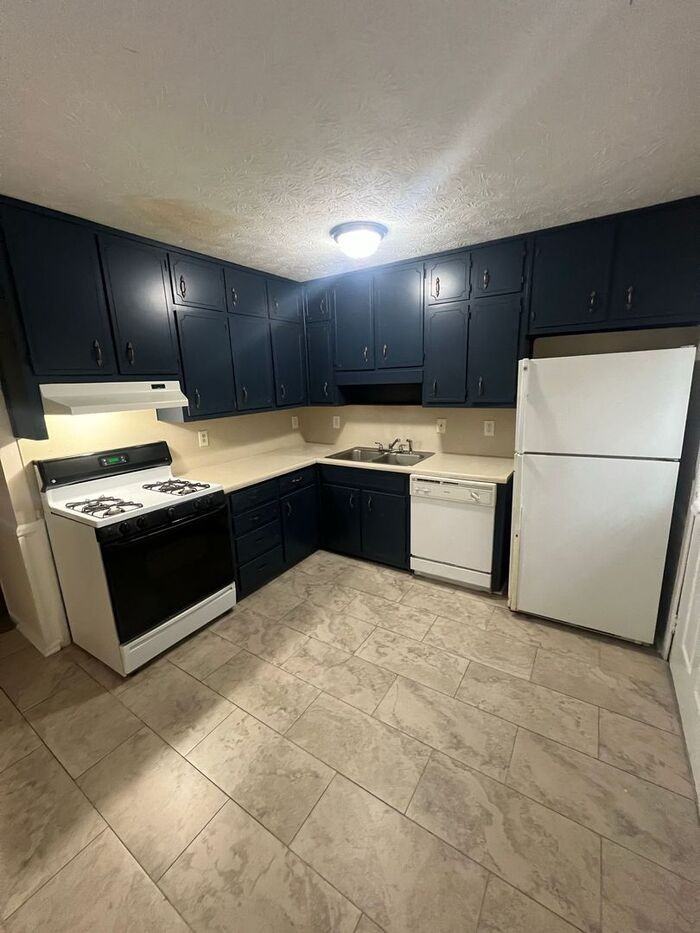3183 Dove Ct - Photo 4 of 9