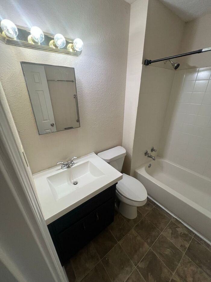 3183 Dove Ct - Photo 7 of 9