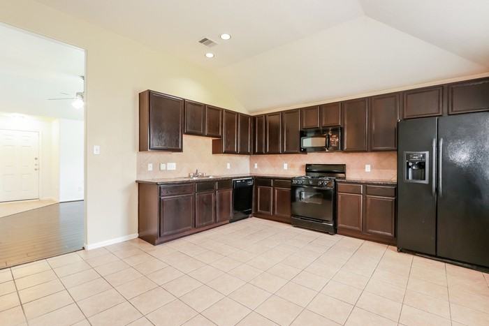 1015 Bahia Vista Dr - Photo 6 of 14