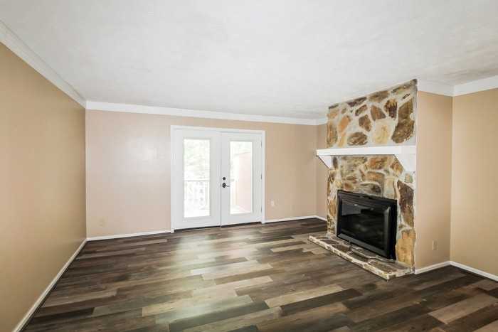 2510 Hidden Cove Ct #B - Photo 3 of 14