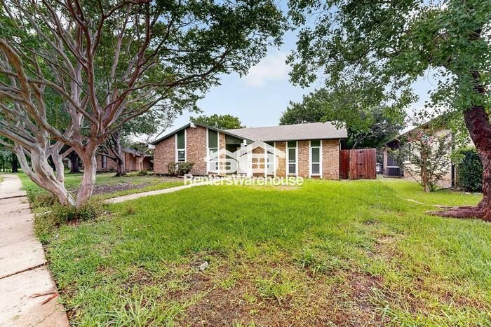 1207 Creekwood Ct - Photo 5 of 42